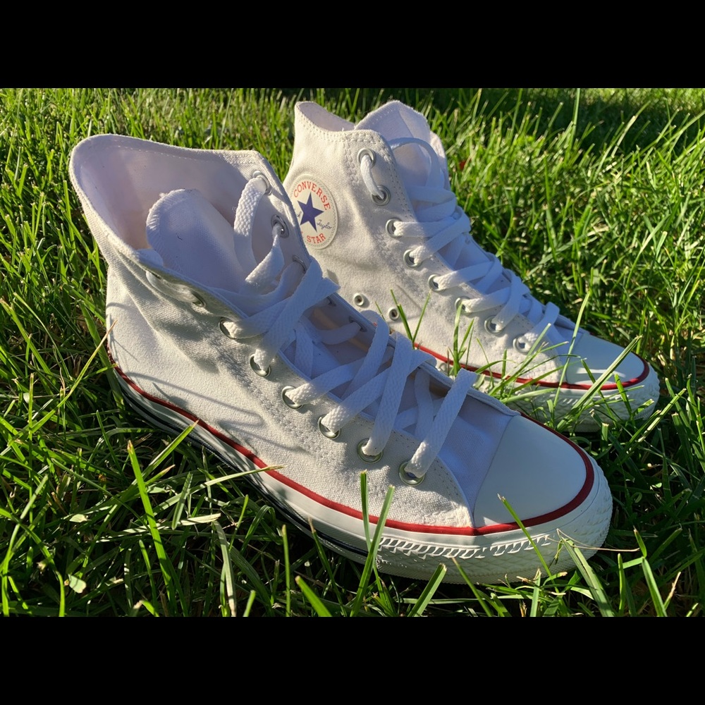 VNDS Converse White Chuck Taylor High Top Sneaker